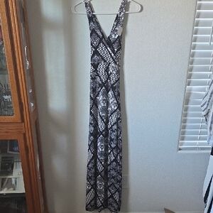 Elegant Black and White Maxi Dress